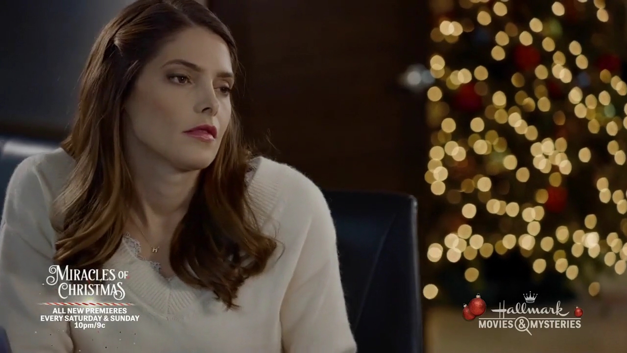 Ashley-Greene-dot-nl_ALittleChristmasCharm1995.jpg