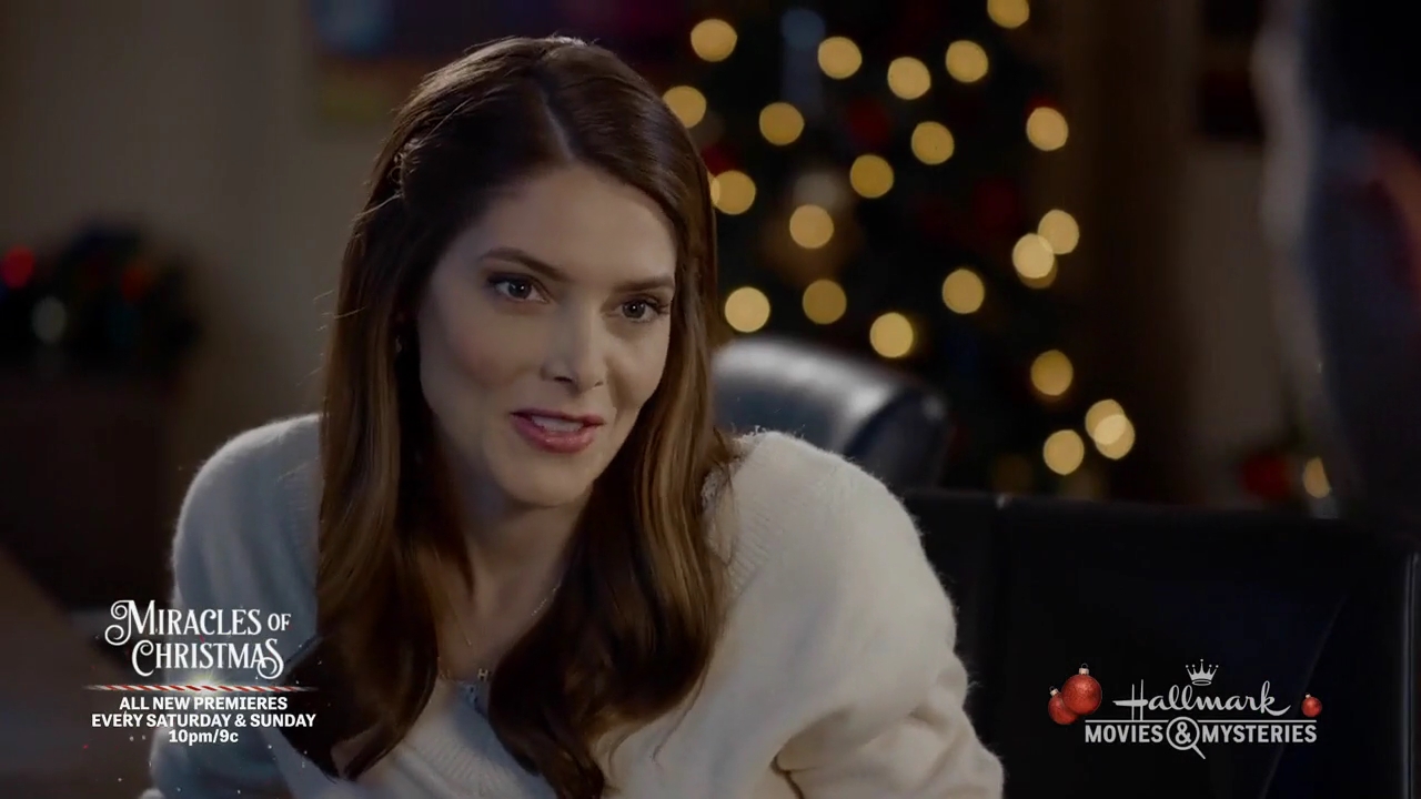 Ashley-Greene-dot-nl_ALittleChristmasCharm2065.jpg