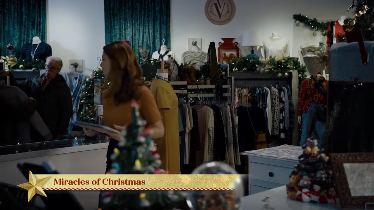 Ashley-Greene-dot-nl_ALittleChristmasCharm2262.jpg Ashley-Greene-dot-nl_ALittleChristmasCharm2262.jpg