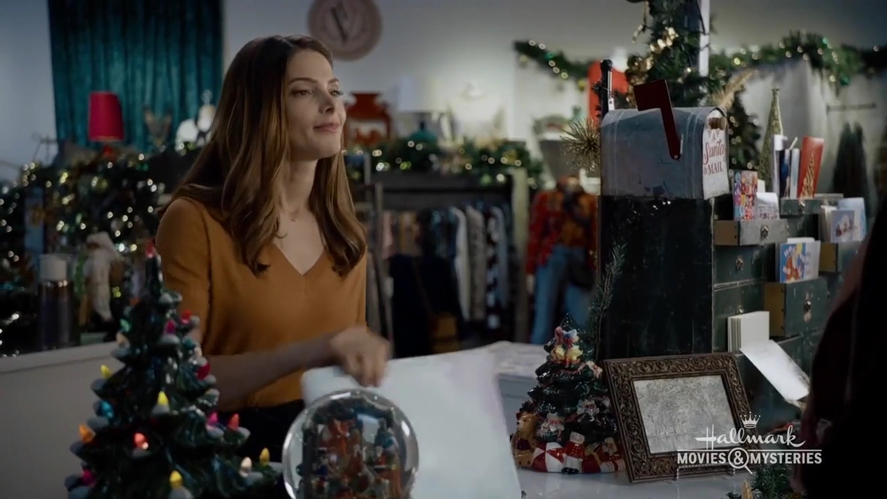 Ashley-Greene-dot-nl_ALittleChristmasCharm2283.jpg Ashley-Greene-dot-nl_ALittleChristmasCharm2283.jpg