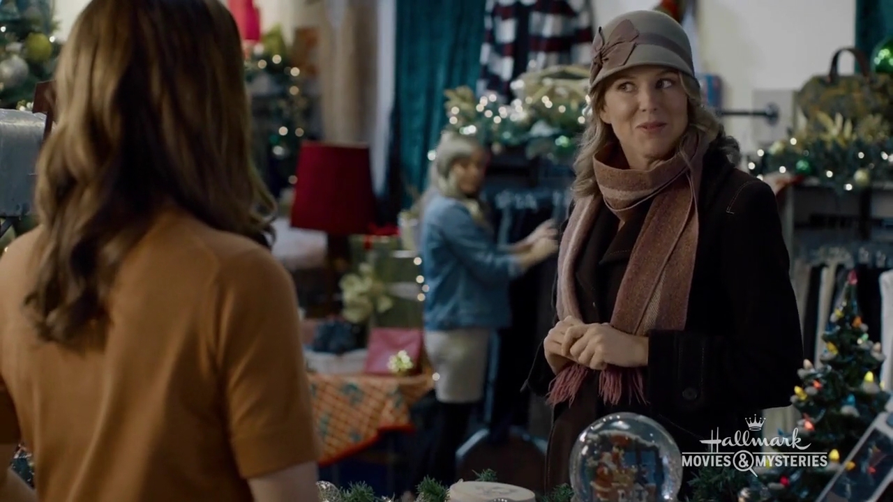 Ashley-Greene-dot-nl_ALittleChristmasCharm2287.jpg