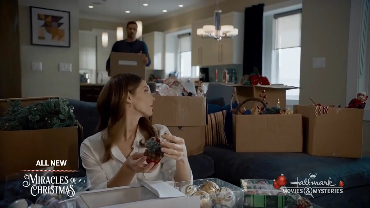 Ashley-Greene-dot-nl_ALittleChristmasCharm2576.jpg Ashley-Greene-dot-nl_ALittleChristmasCharm2576.jpg