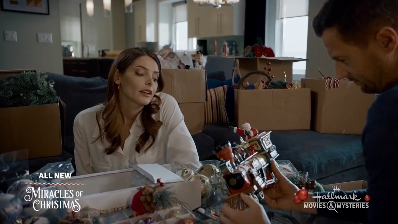 Ashley-Greene-dot-nl_ALittleChristmasCharm2604.jpg Ashley-Greene-dot-nl_ALittleChristmasCharm2604.jpg