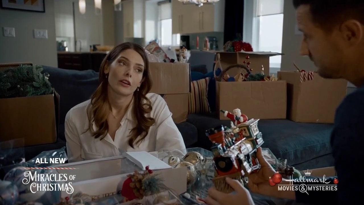 Ashley-Greene-dot-nl_ALittleChristmasCharm2605.jpg Ashley-Greene-dot-nl_ALittleChristmasCharm2605.jpg