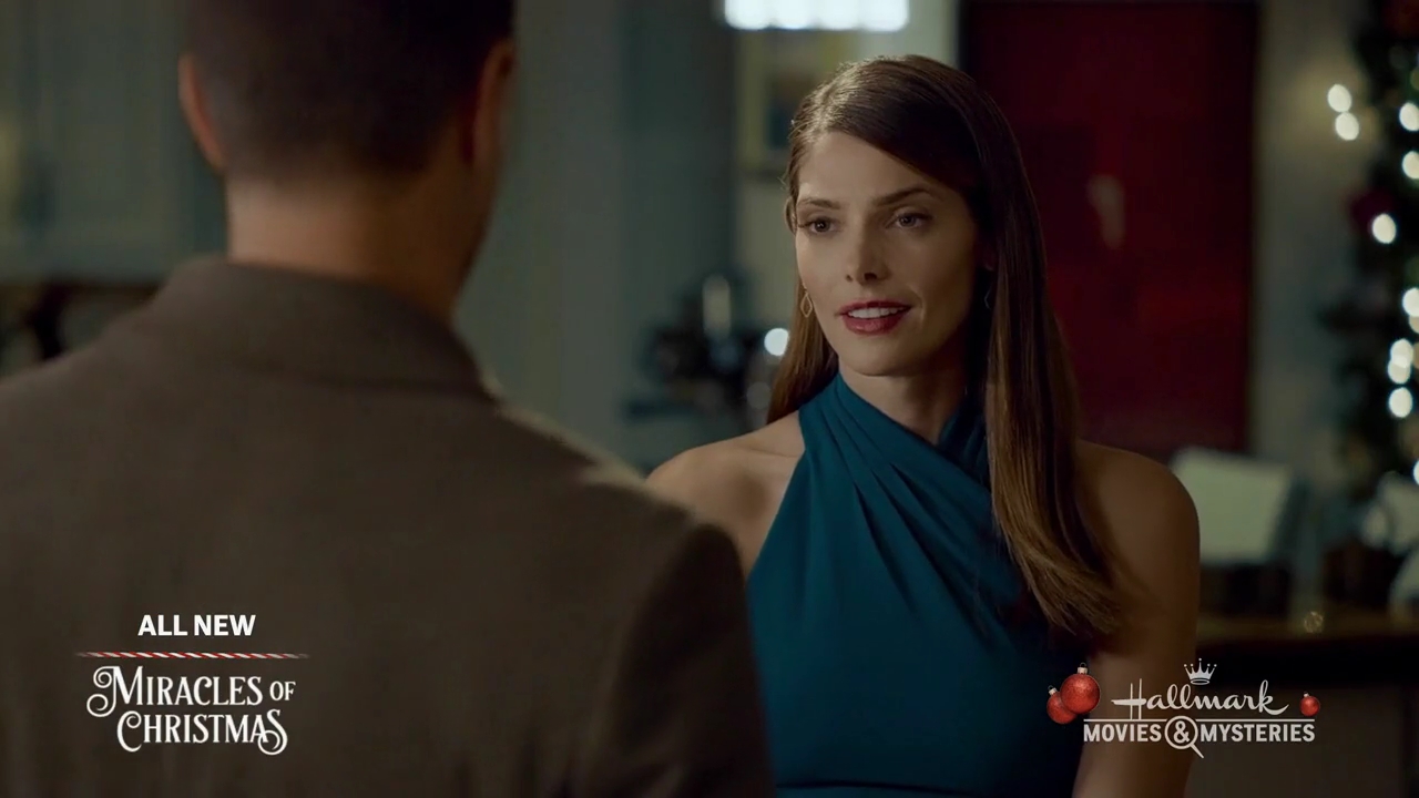 Ashley-Greene-dot-nl_ALittleChristmasCharm2767.jpg