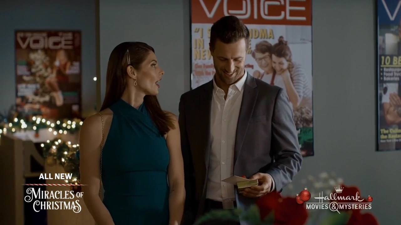 Ashley-Greene-dot-nl_ALittleChristmasCharm2853.jpg Ashley-Greene-dot-nl_ALittleChristmasCharm2853.jpg