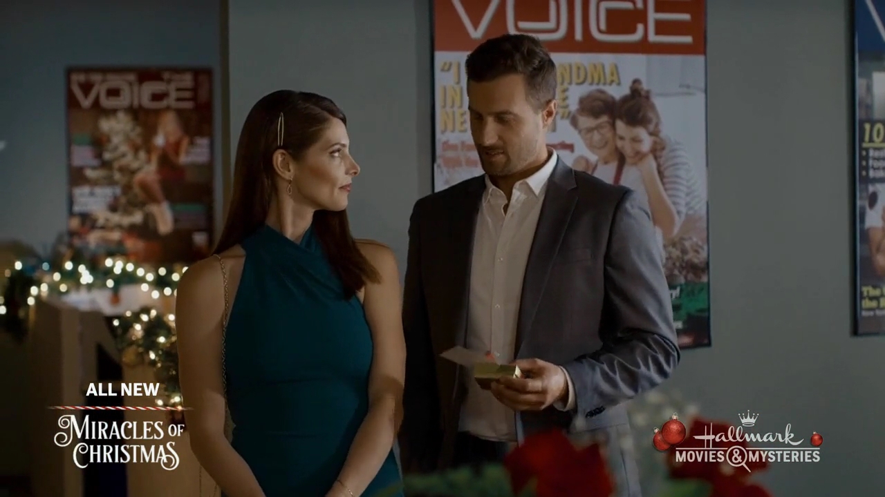 Ashley-Greene-dot-nl_ALittleChristmasCharm2857.jpg Ashley-Greene-dot-nl_ALittleChristmasCharm2857.jpg