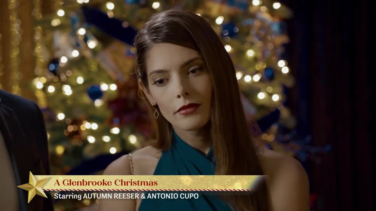 Ashley-Greene-dot-nl_ALittleChristmasCharm2944.jpg