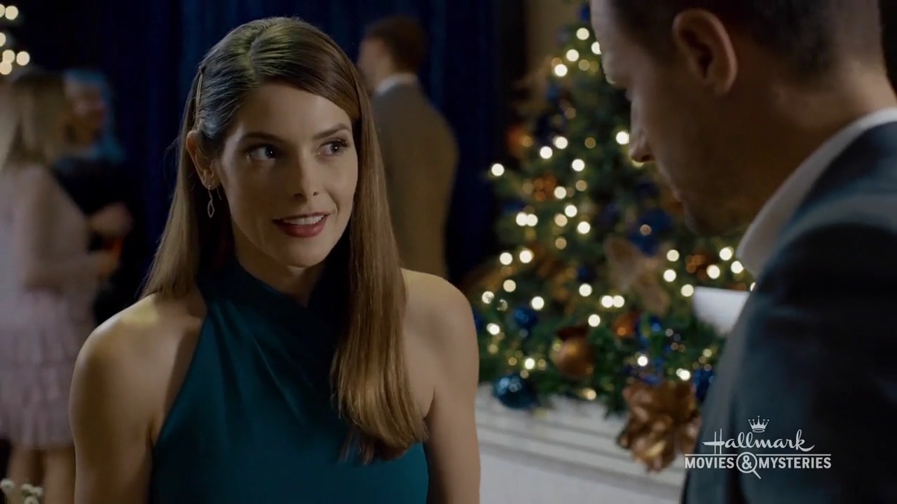 Ashley-Greene-dot-nl_ALittleChristmasCharm2996.jpg