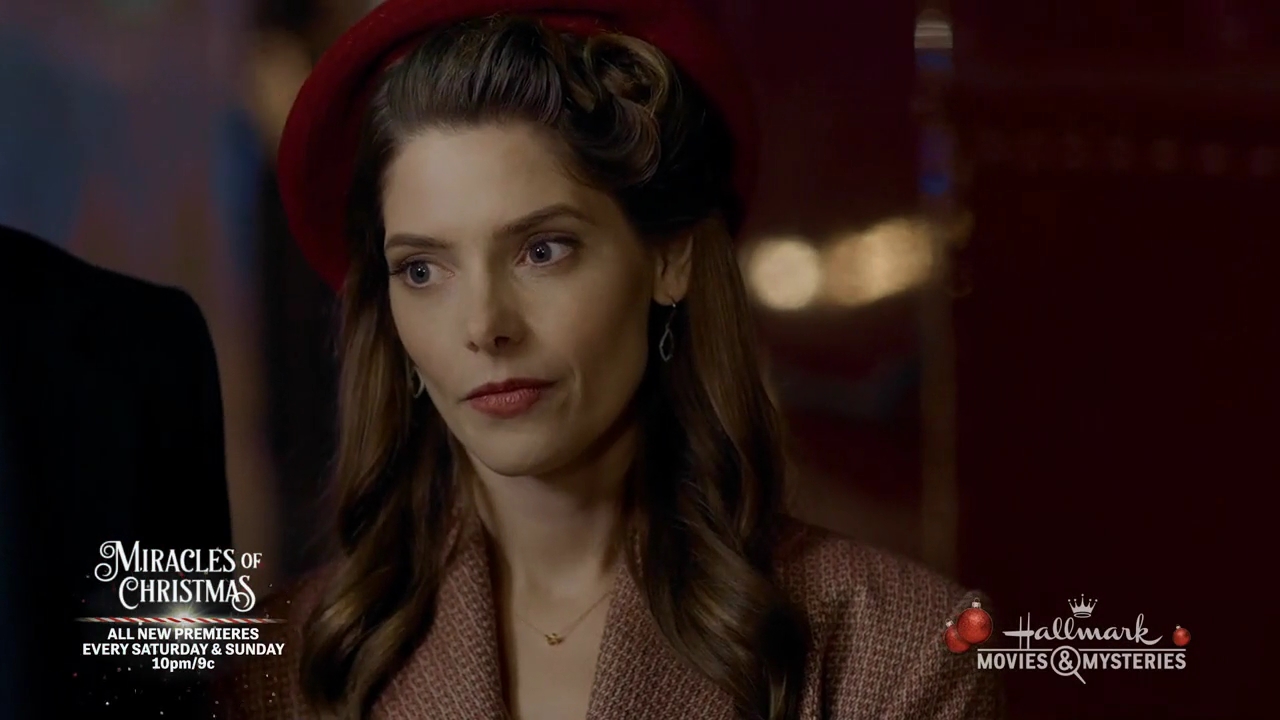 Ashley-Greene-dot-nl_ALittleChristmasCharm3354.jpg