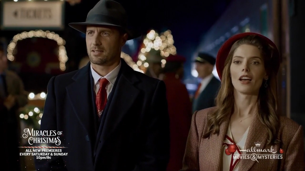 Ashley-Greene-dot-nl_ALittleChristmasCharm3363.jpg