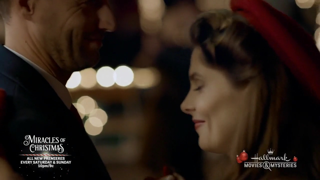 Ashley-Greene-dot-nl_ALittleChristmasCharm3406.jpg Ashley-Greene-dot-nl_ALittleChristmasCharm3406.jpg