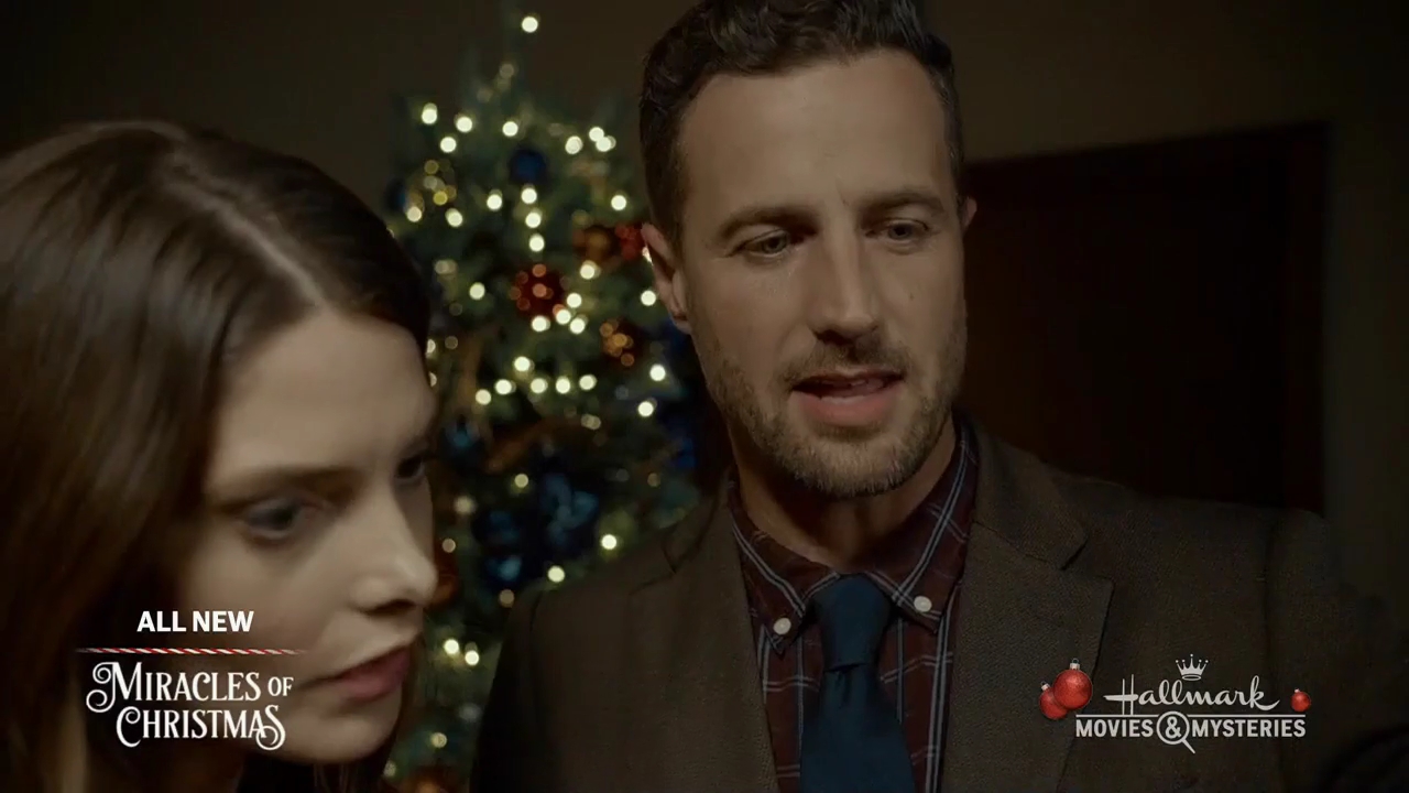 Ashley-Greene-dot-nl_ALittleChristmasCharm3580.jpg Ashley-Greene-dot-nl_ALittleChristmasCharm3580.jpg