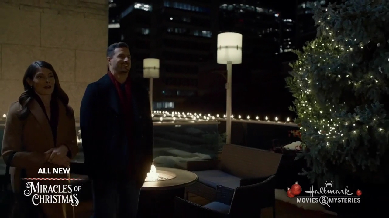 Ashley-Greene-dot-nl_ALittleChristmasCharm3606.jpg Ashley-Greene-dot-nl_ALittleChristmasCharm3606.jpg