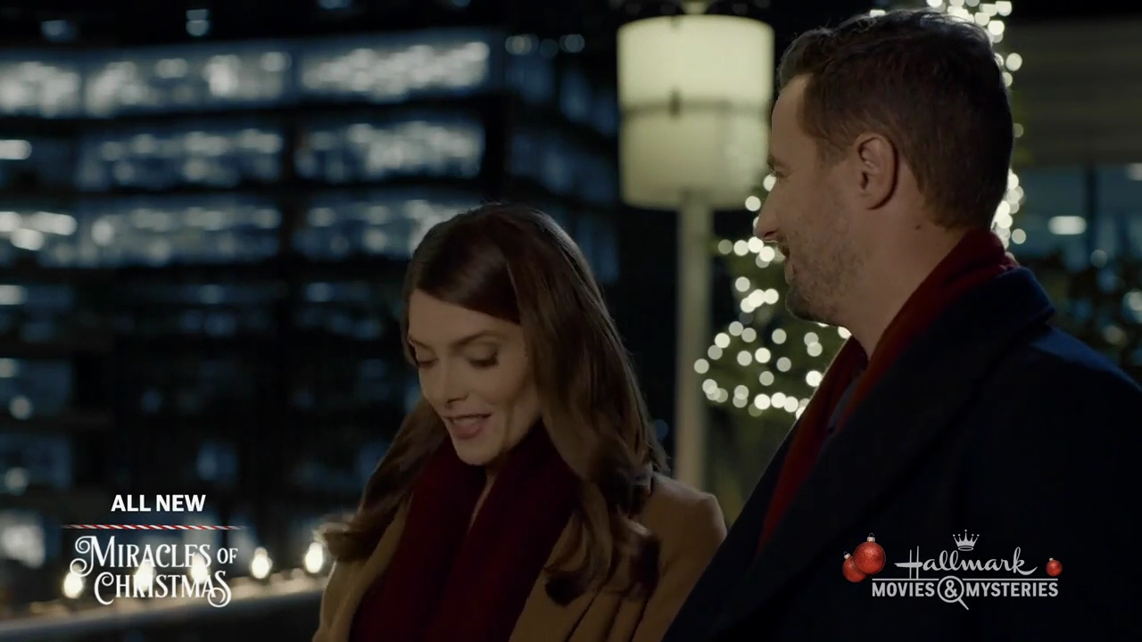 Ashley-Greene-dot-nl_ALittleChristmasCharm3617.jpg Ashley-Greene-dot-nl_ALittleChristmasCharm3617.jpg