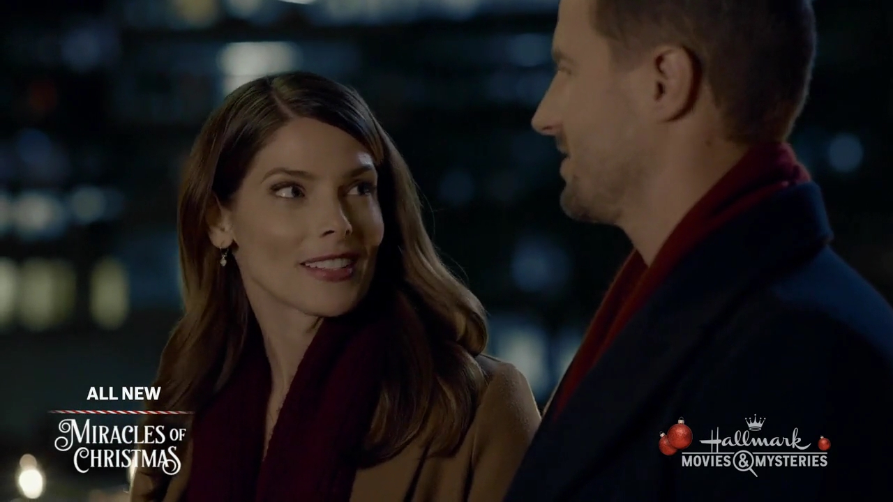 Ashley-Greene-dot-nl_ALittleChristmasCharm3648.jpg