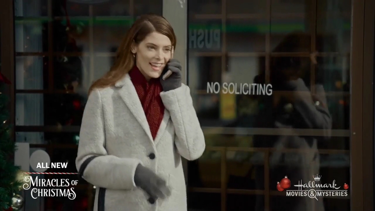 Ashley-Greene-dot-nl_ALittleChristmasCharm3718.jpg Ashley-Greene-dot-nl_ALittleChristmasCharm3718.jpg