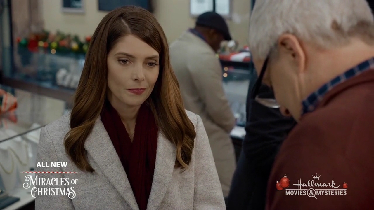 Ashley-Greene-dot-nl_ALittleChristmasCharm3785.jpg Ashley-Greene-dot-nl_ALittleChristmasCharm3785.jpg