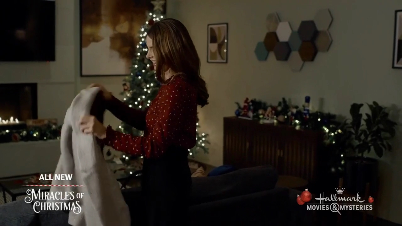 Ashley-Greene-dot-nl_ALittleChristmasCharm3821.jpg Ashley-Greene-dot-nl_ALittleChristmasCharm3821.jpg