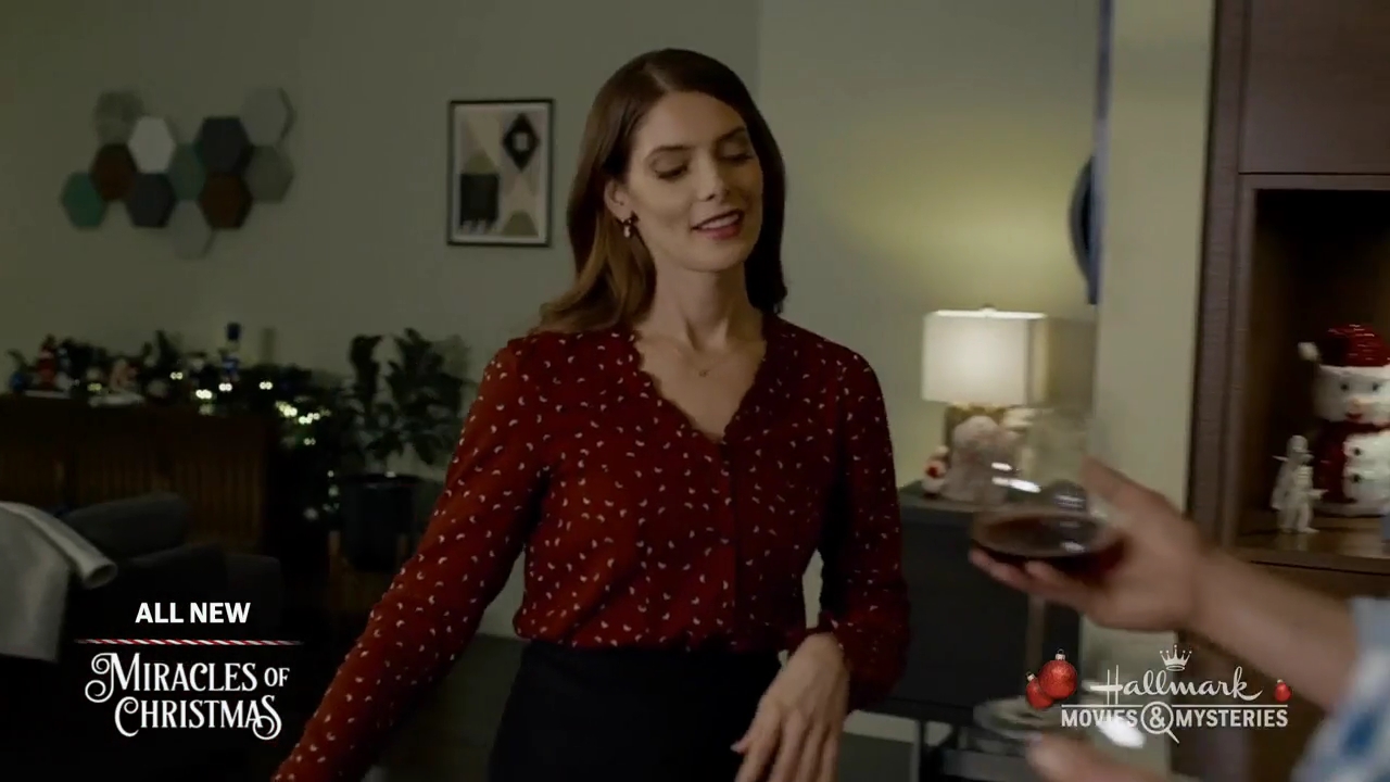 Ashley-Greene-dot-nl_ALittleChristmasCharm3827.jpg Ashley-Greene-dot-nl_ALittleChristmasCharm3827.jpg