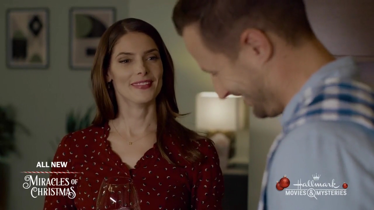 Ashley-Greene-dot-nl_ALittleChristmasCharm3840.jpg