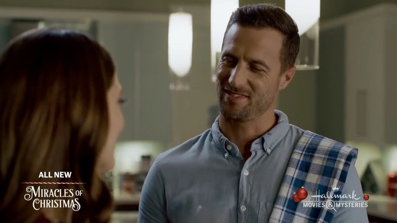 Ashley-Greene-dot-nl_ALittleChristmasCharm3841.jpg Ashley-Greene-dot-nl_ALittleChristmasCharm3841.jpg