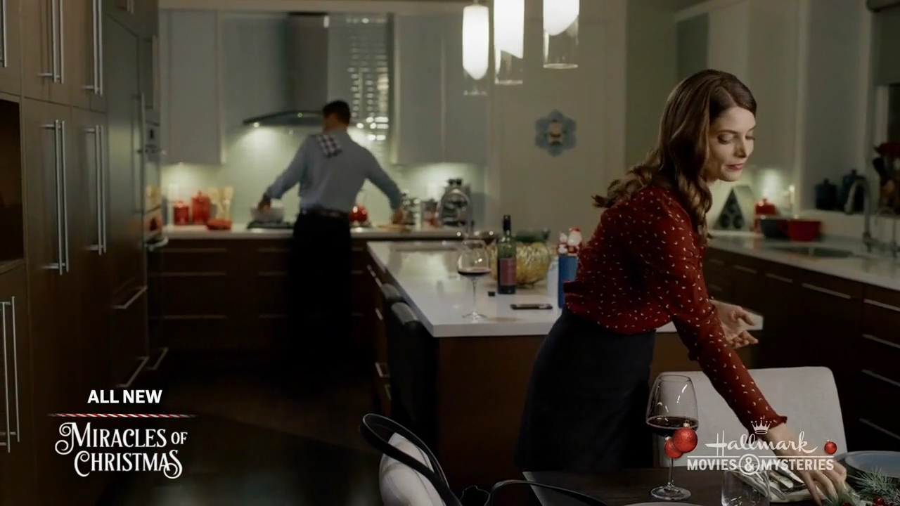 Ashley-Greene-dot-nl_ALittleChristmasCharm3870.jpg Ashley-Greene-dot-nl_ALittleChristmasCharm3870.jpg