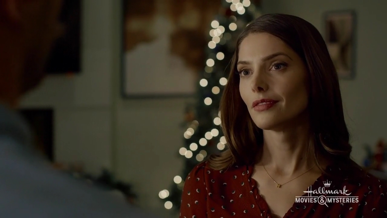 Ashley-Greene-dot-nl_ALittleChristmasCharm3949.jpg