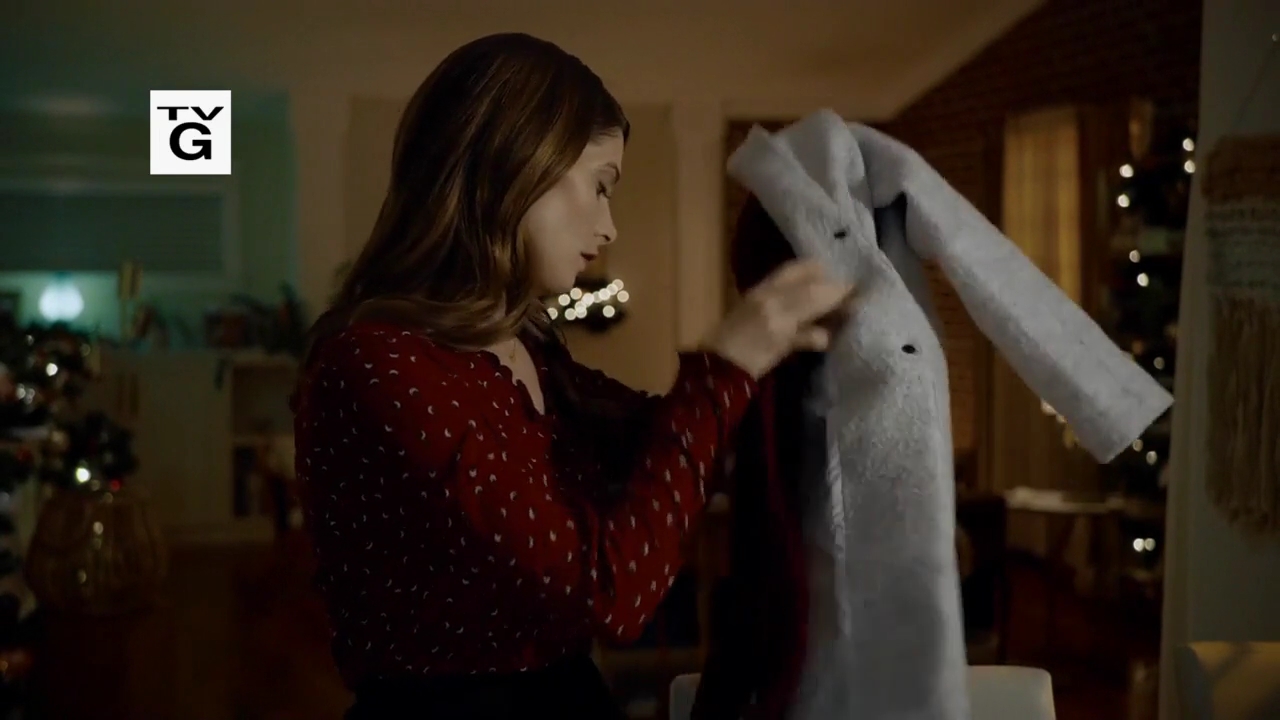 Ashley-Greene-dot-nl_ALittleChristmasCharm3981.jpg Ashley-Greene-dot-nl_ALittleChristmasCharm3981.jpg