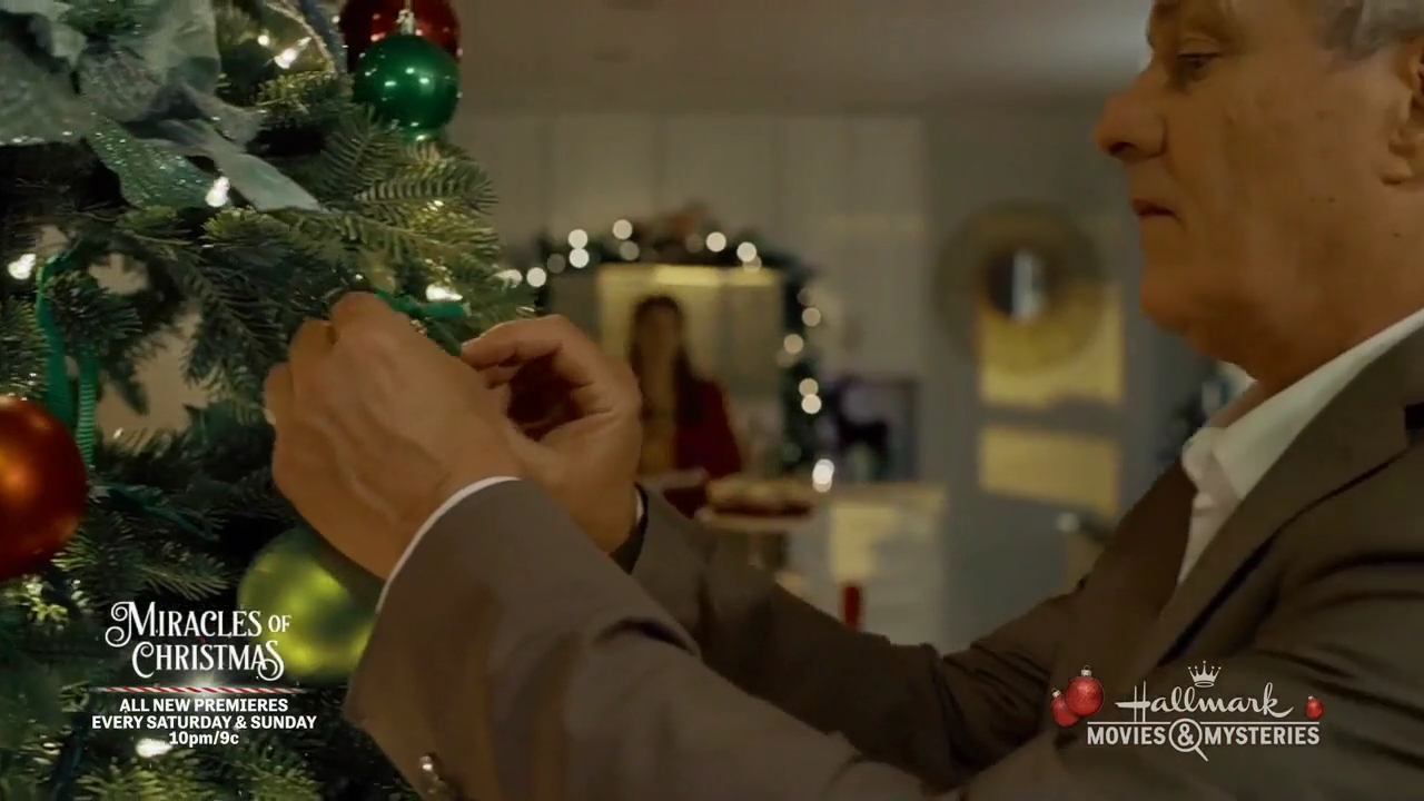 Ashley-Greene-dot-nl_ALittleChristmasCharm4158.jpg Ashley-Greene-dot-nl_ALittleChristmasCharm4158.jpg