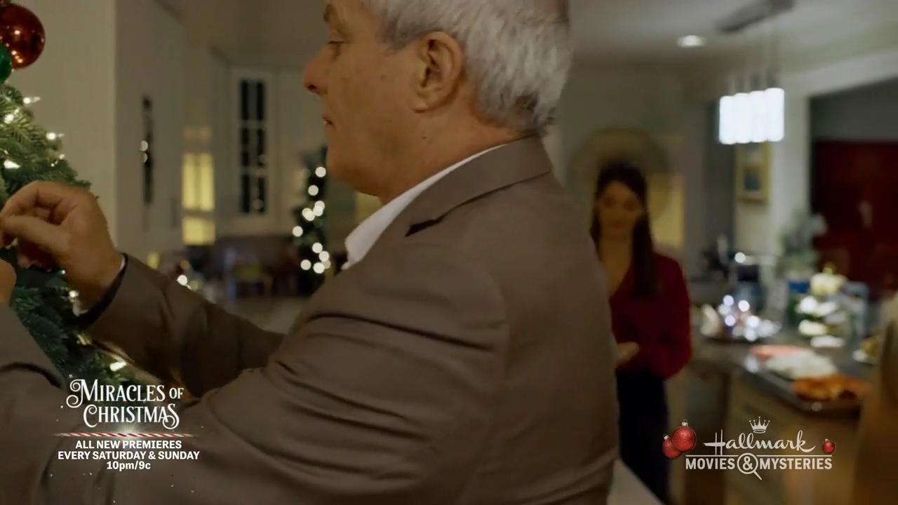 Ashley-Greene-dot-nl_ALittleChristmasCharm4160.jpg Ashley-Greene-dot-nl_ALittleChristmasCharm4160.jpg