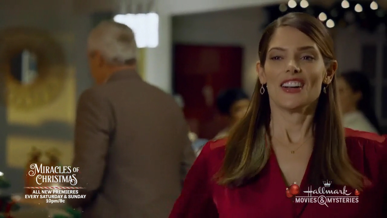 Ashley-Greene-dot-nl_ALittleChristmasCharm4166.jpg Ashley-Greene-dot-nl_ALittleChristmasCharm4166.jpg