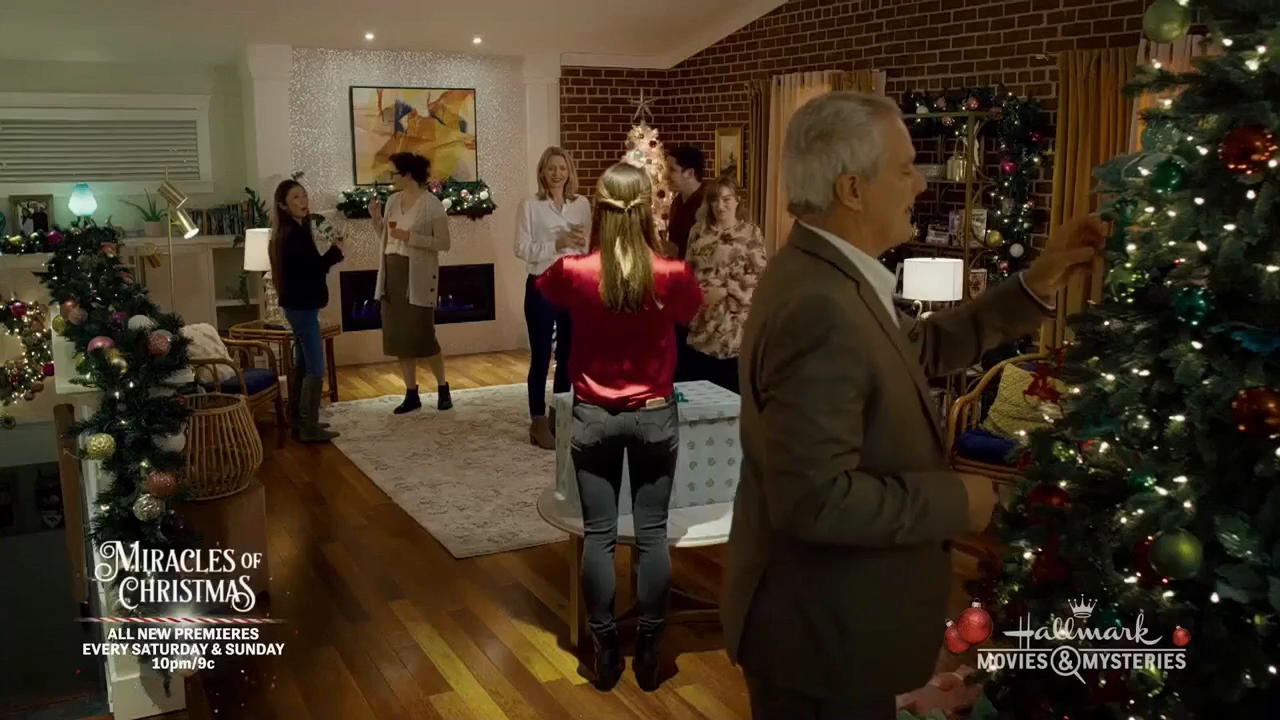 Ashley-Greene-dot-nl_ALittleChristmasCharm4167.jpg Ashley-Greene-dot-nl_ALittleChristmasCharm4167.jpg