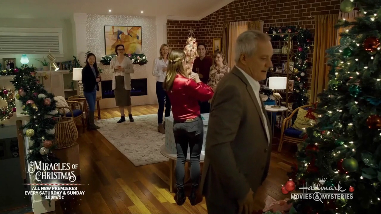 Ashley-Greene-dot-nl_ALittleChristmasCharm4168.jpg Ashley-Greene-dot-nl_ALittleChristmasCharm4168.jpg