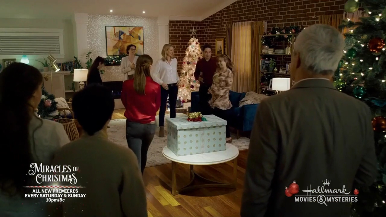 Ashley-Greene-dot-nl_ALittleChristmasCharm4175.jpg Ashley-Greene-dot-nl_ALittleChristmasCharm4175.jpg