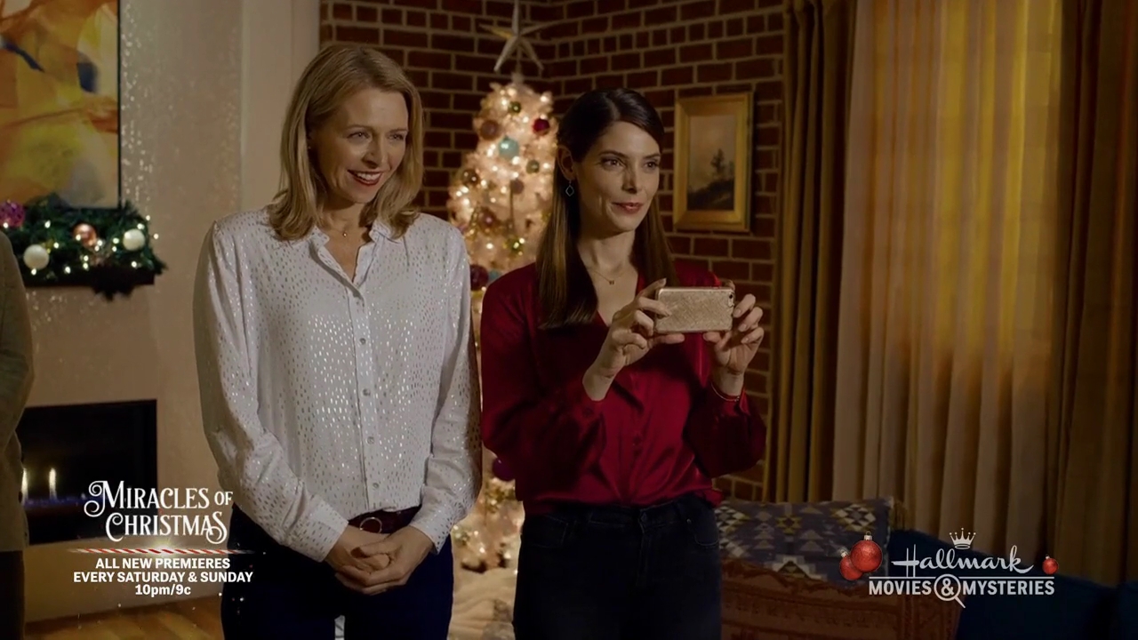 Ashley-Greene-dot-nl_ALittleChristmasCharm4189.jpg Ashley-Greene-dot-nl_ALittleChristmasCharm4189.jpg