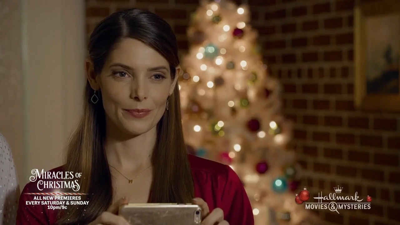 Ashley-Greene-dot-nl_ALittleChristmasCharm4201.jpg Ashley-Greene-dot-nl_ALittleChristmasCharm4201.jpg