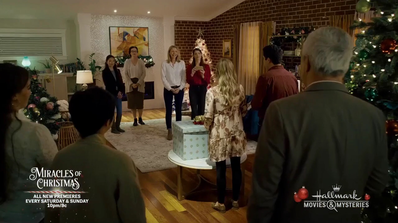 Ashley-Greene-dot-nl_ALittleChristmasCharm4214.jpg Ashley-Greene-dot-nl_ALittleChristmasCharm4214.jpg