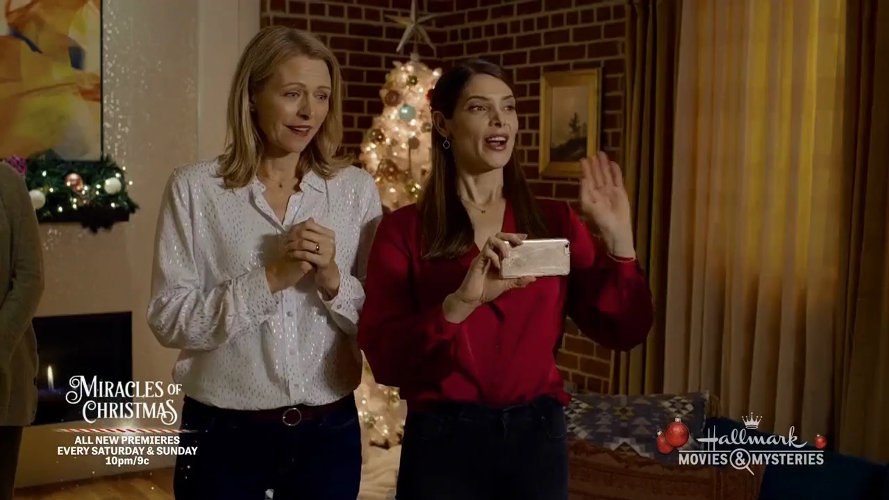 Ashley-Greene-dot-nl_ALittleChristmasCharm4216.jpg Ashley-Greene-dot-nl_ALittleChristmasCharm4216.jpg