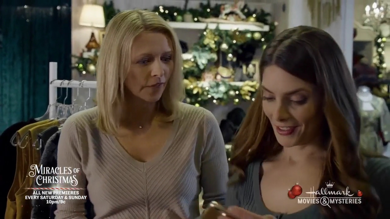 Ashley-Greene-dot-nl_ALittleChristmasCharm4298.jpg Ashley-Greene-dot-nl_ALittleChristmasCharm4298.jpg