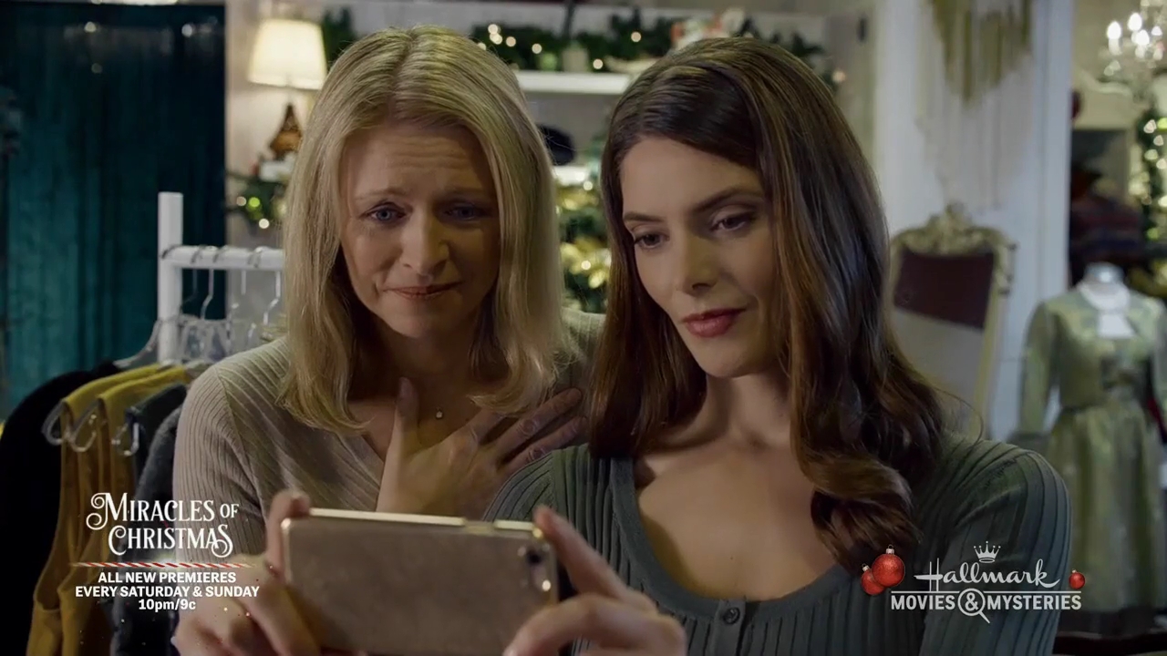 Ashley-Greene-dot-nl_ALittleChristmasCharm4306.jpg Ashley-Greene-dot-nl_ALittleChristmasCharm4306.jpg
