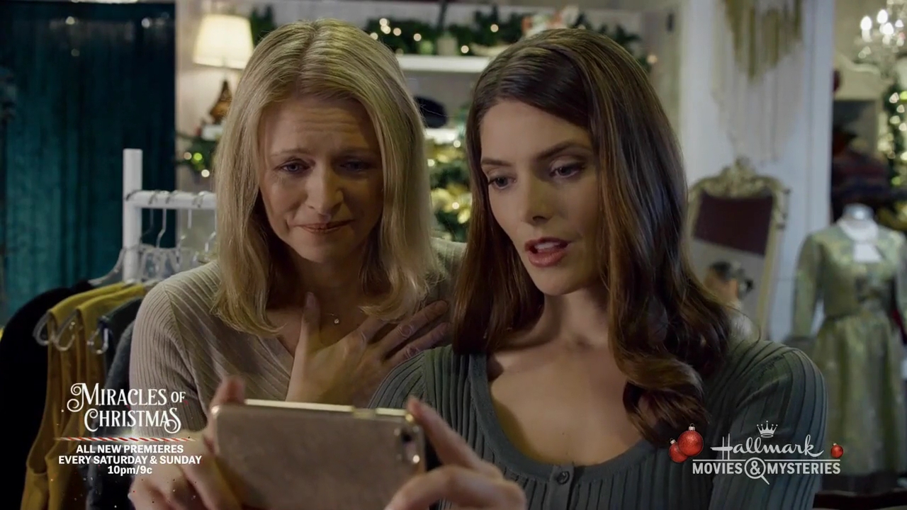 Ashley-Greene-dot-nl_ALittleChristmasCharm4307.jpg Ashley-Greene-dot-nl_ALittleChristmasCharm4307.jpg