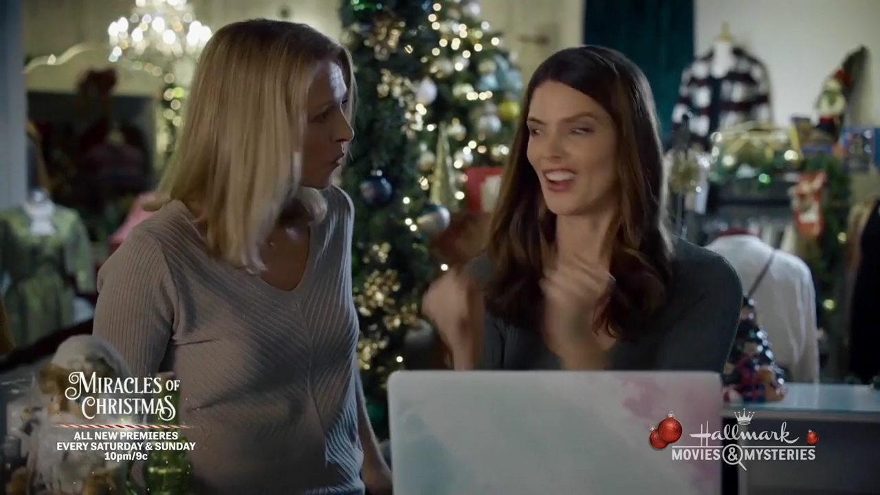 Ashley-Greene-dot-nl_ALittleChristmasCharm4323.jpg Ashley-Greene-dot-nl_ALittleChristmasCharm4323.jpg