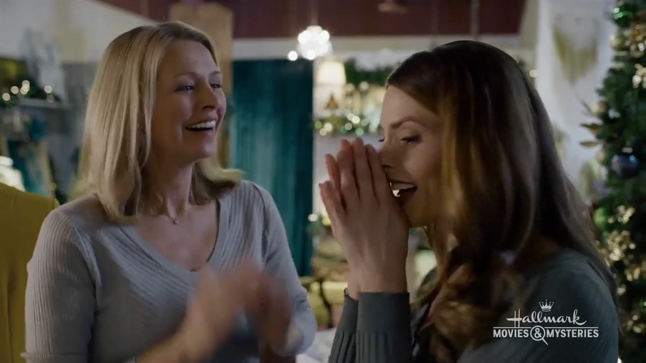 Ashley-Greene-dot-nl_ALittleChristmasCharm4362.jpg Ashley-Greene-dot-nl_ALittleChristmasCharm4362.jpg