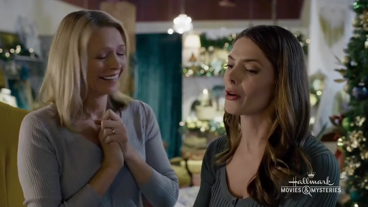 Ashley-Greene-dot-nl_ALittleChristmasCharm4363.jpg Ashley-Greene-dot-nl_ALittleChristmasCharm4363.jpg