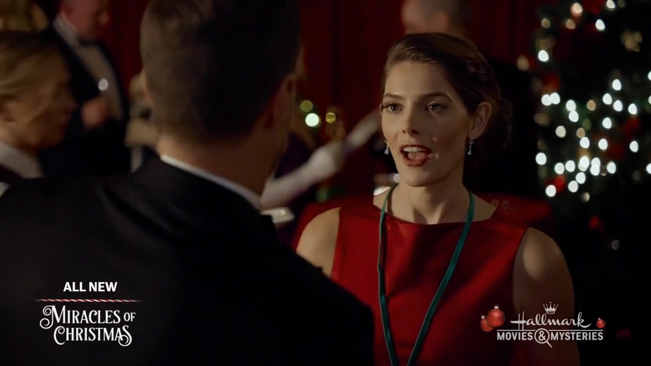Ashley-Greene-dot-nl_ALittleChristmasCharm4499.jpg