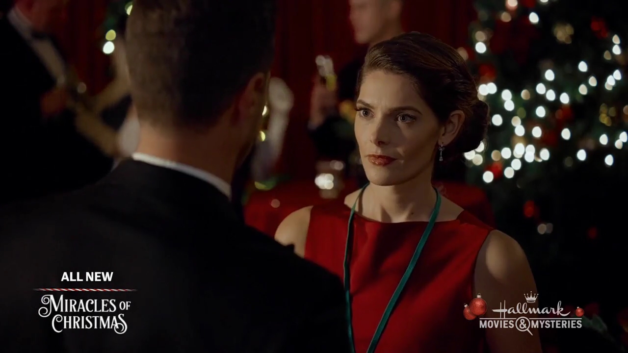 Ashley-Greene-dot-nl_ALittleChristmasCharm4507.jpg