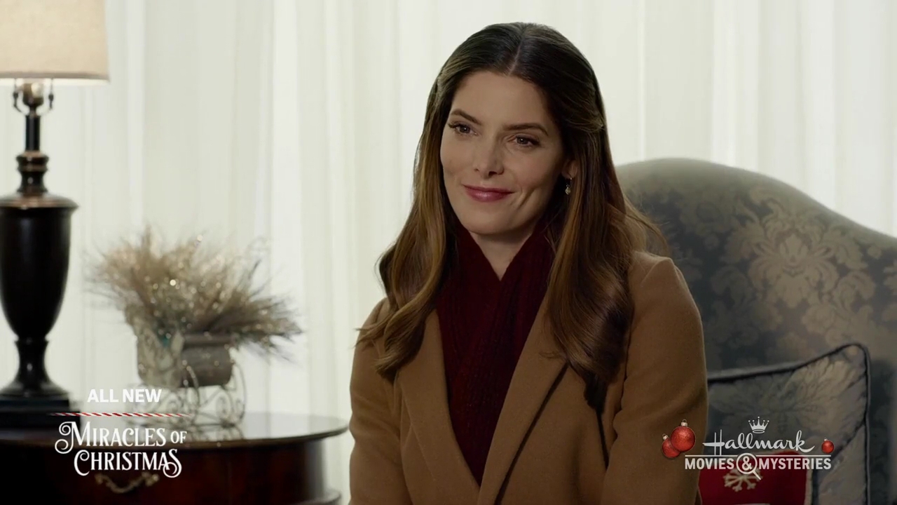 Ashley-Greene-dot-nl_ALittleChristmasCharm4731.jpg