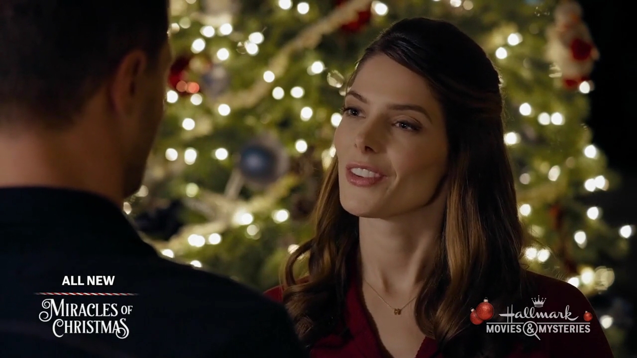 Ashley-Greene-dot-nl_ALittleChristmasCharm4963.jpg