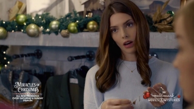 Ashley-Greene-dot-nl_ALittleChristmasCharm0622.jpg